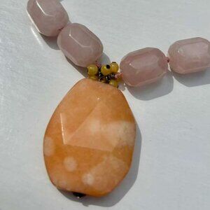 SEMI-PRECIOUS GEMSTONES NECKLACE    NOWT